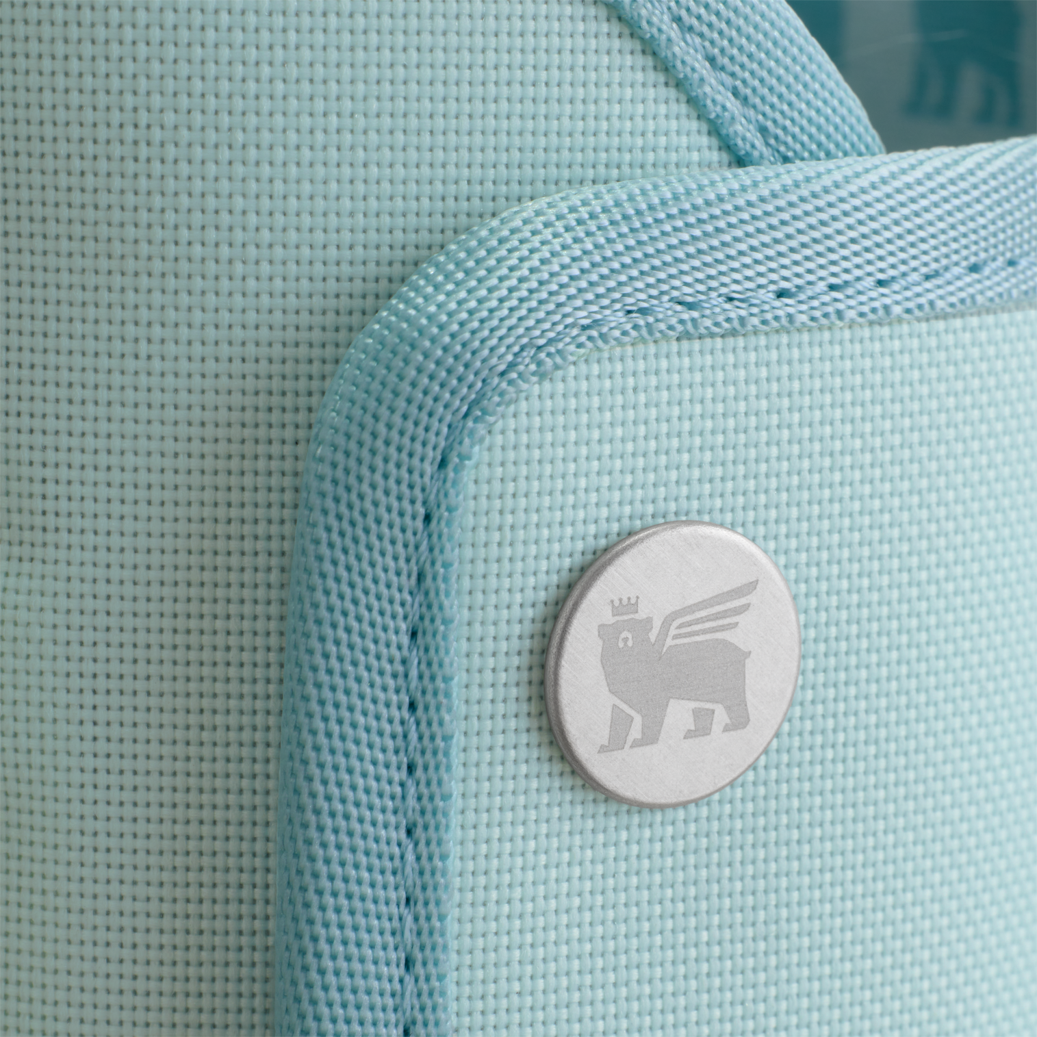 Web_PNG_Square-TheAllDay40ozQuencherCarry-All-Mist-Detail.png