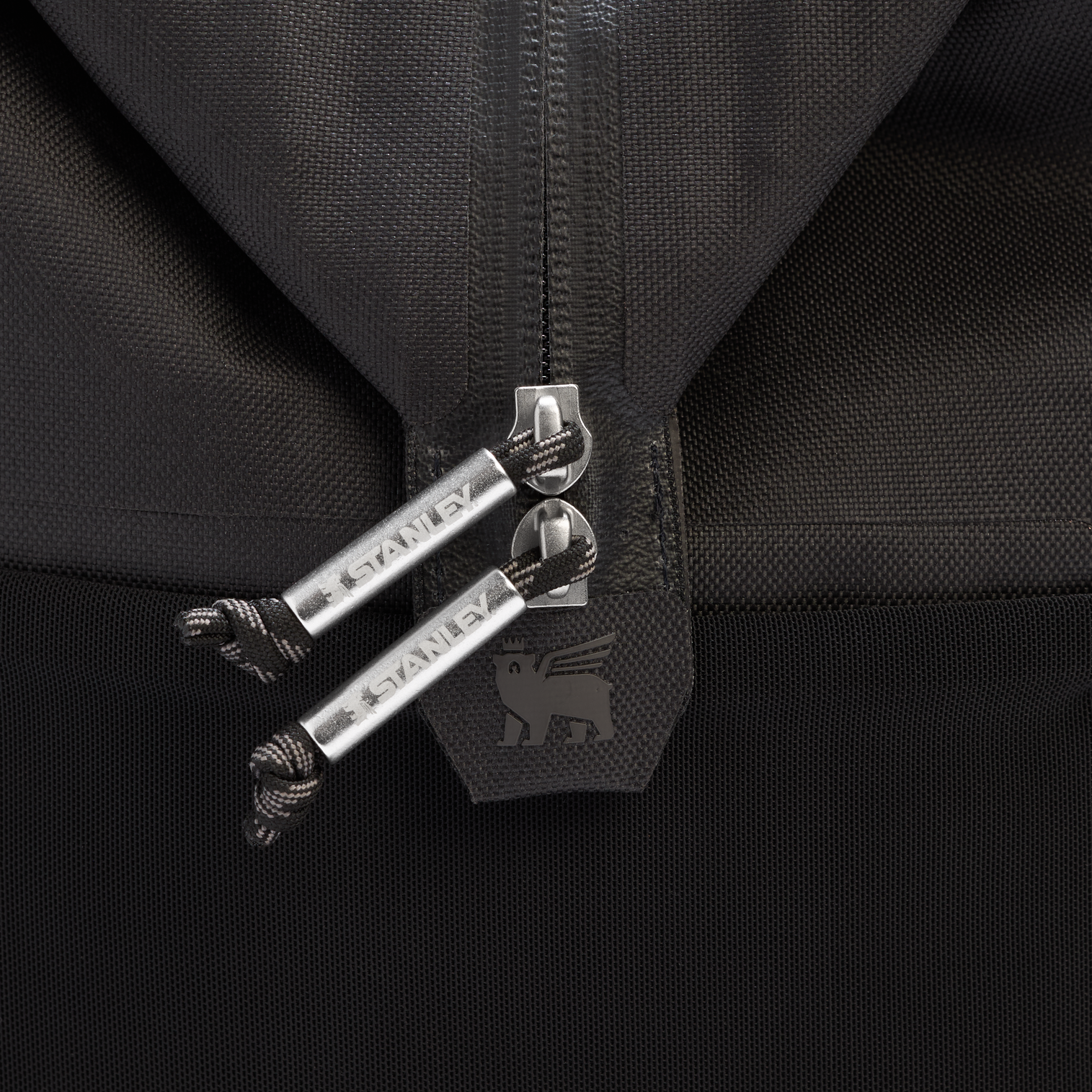 Web_PNG_Square-The_All-Day_Julienne_Max_Cooler_20QT_-_Black_2.0_-_Close_Up.png